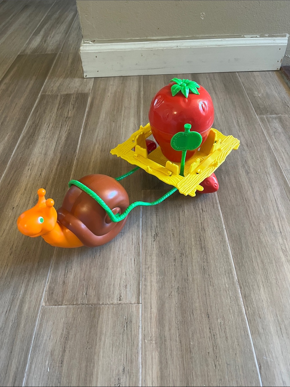 Vintage 1980 Strawberry Shortcake Snail Cart